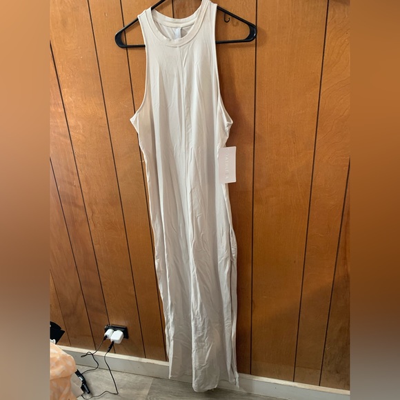 NWT ATHLETA Shoreline Slit Maxi Dress in Shoreline Beige Casual Light Size Small - Picture 2 of 16